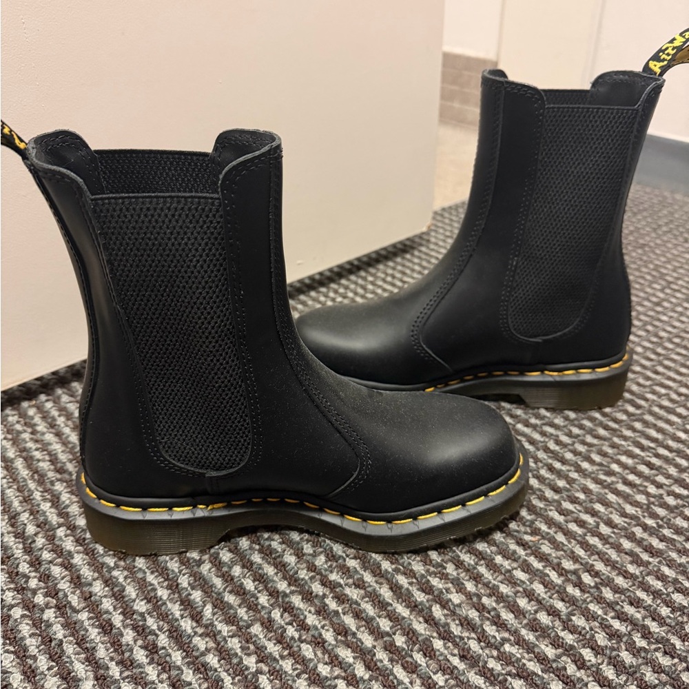 Dr. Martens 2976 Chelsea Boots